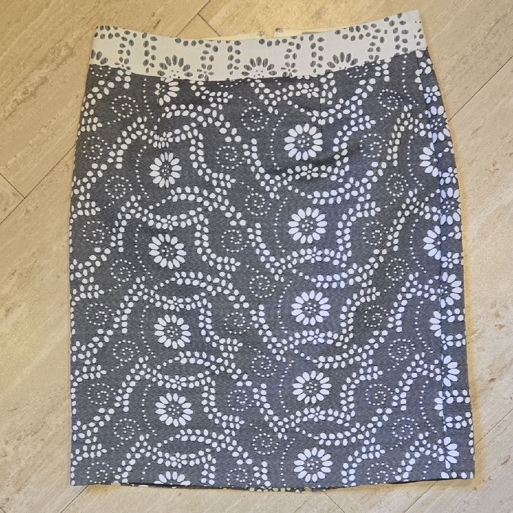Banana Republic Elegant Pencil Skirt